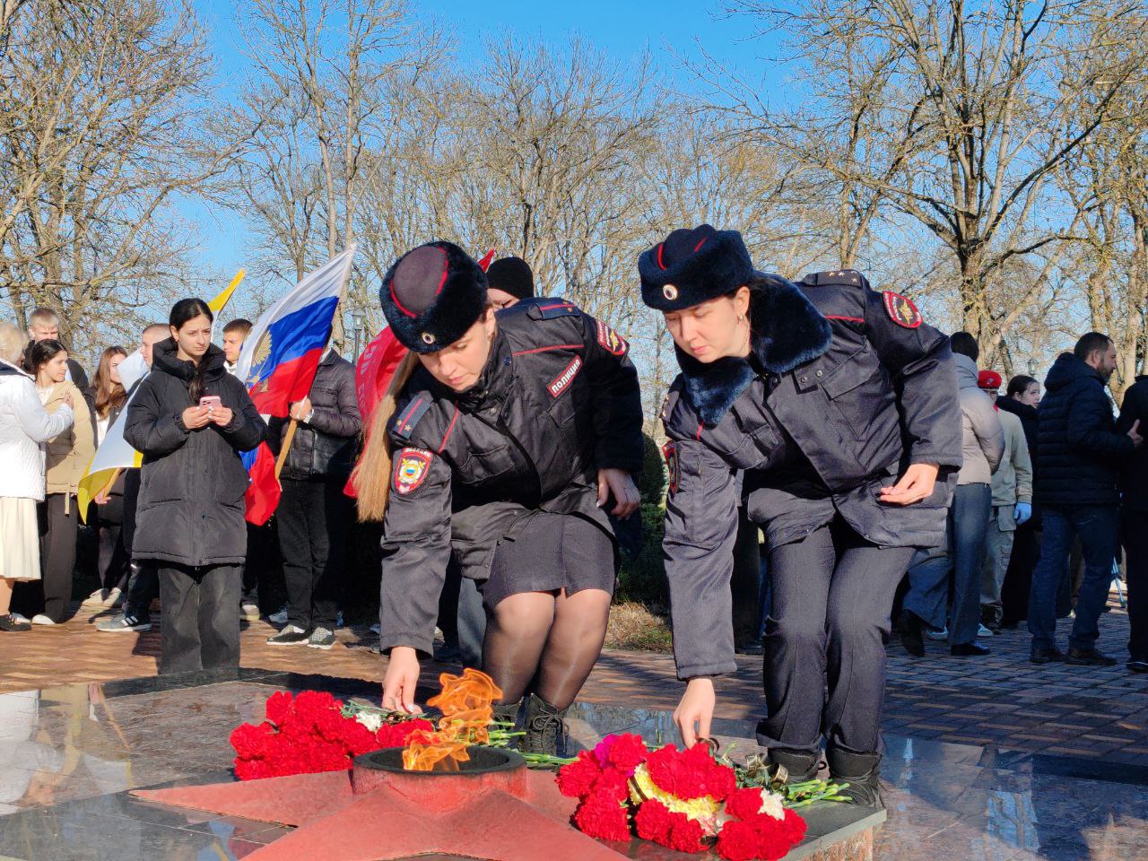 Сотрудники полиции Кировского округа приняли участие в мероприятии, посвященном 82-й годовщине освобождения города Новопавловска             .