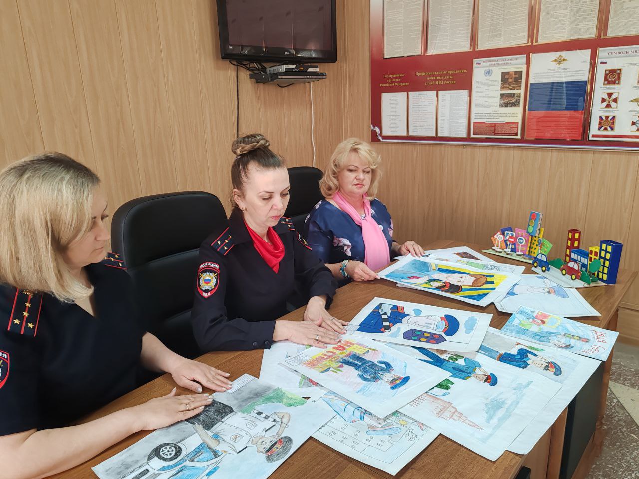 В Ставропольском крае продолжают объявлять победителей окружного этапа творческого конкурса «Полицейский Дядя Степа».