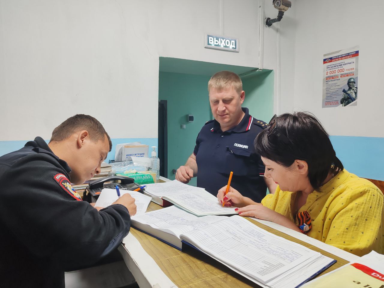 В Кировском округе председатель Общественного совета при окружном отделе полиции проверила работу подразделений.