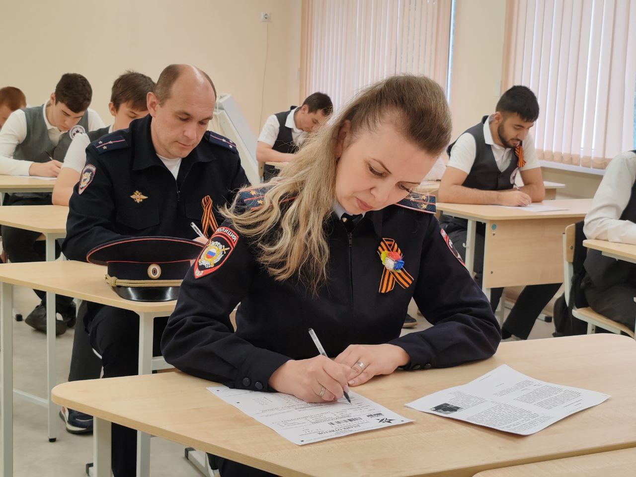 Полицейские Кировского округа приняли участие в международной акции «Диктант Победы».