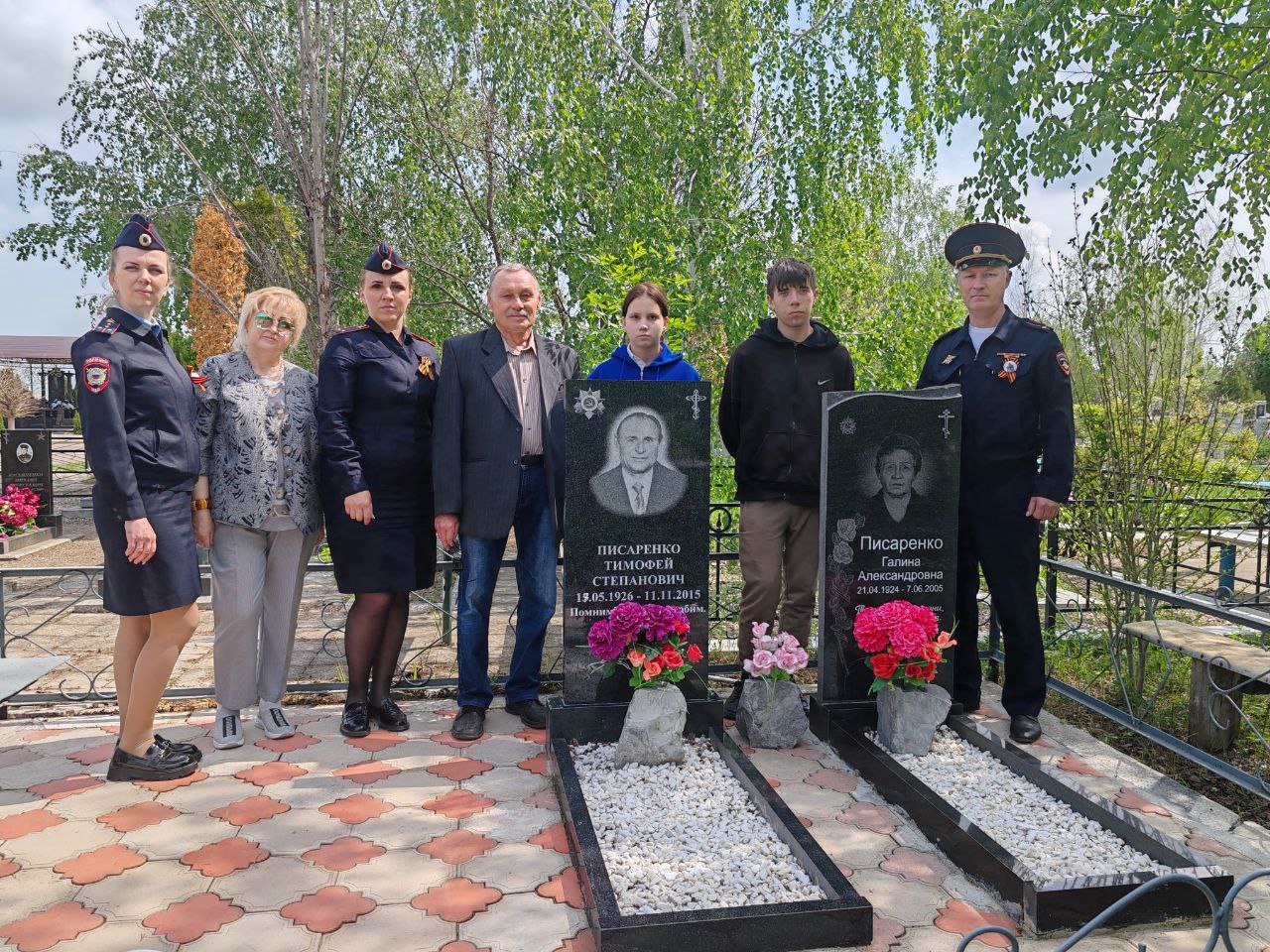 Полицейские Кировского округа приняли участие в патриотической акции «Чистая память».