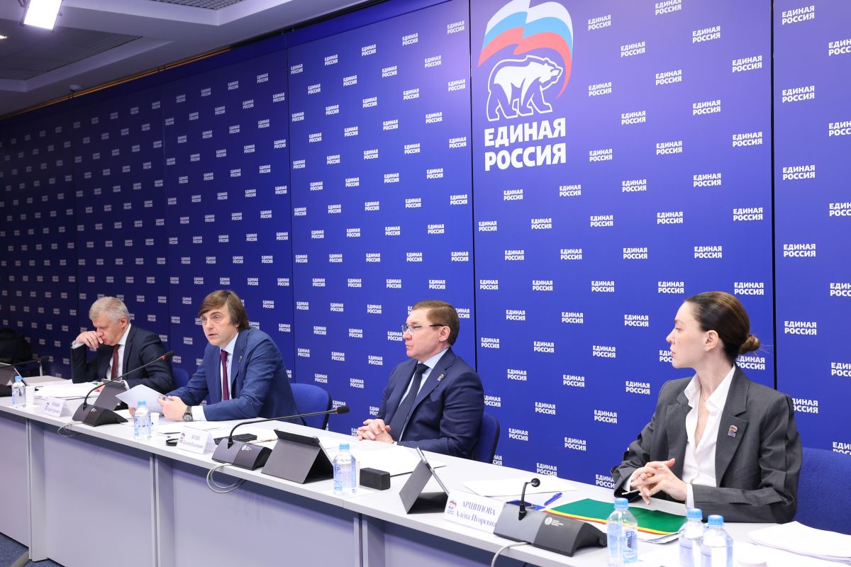 «Единая Россия» и Минпросвещения провели Всероссийский штаб по капремонту и строительству учреждений образования.