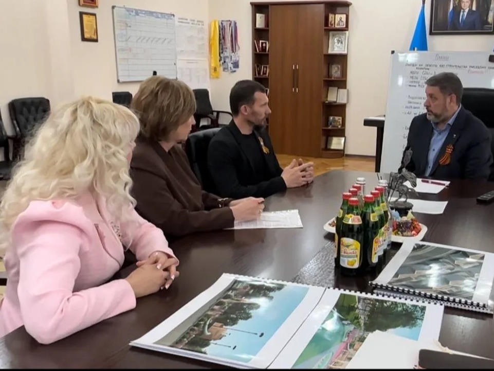 Глава округа встретился с ветераном СВО Виталием Коноваловым.