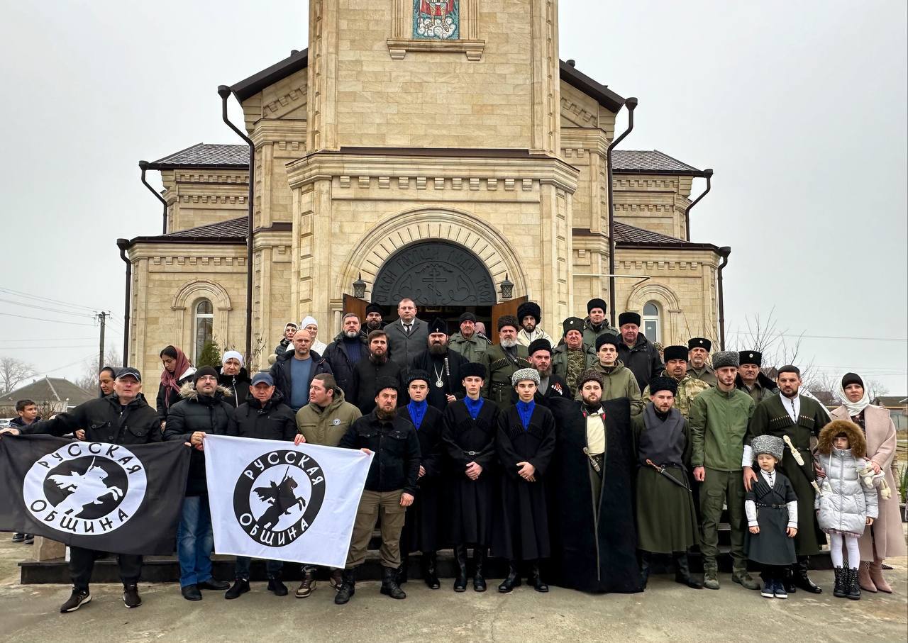 Прошла праздничная литургия в храме Архистратига Божия Михаила в станице Советской..