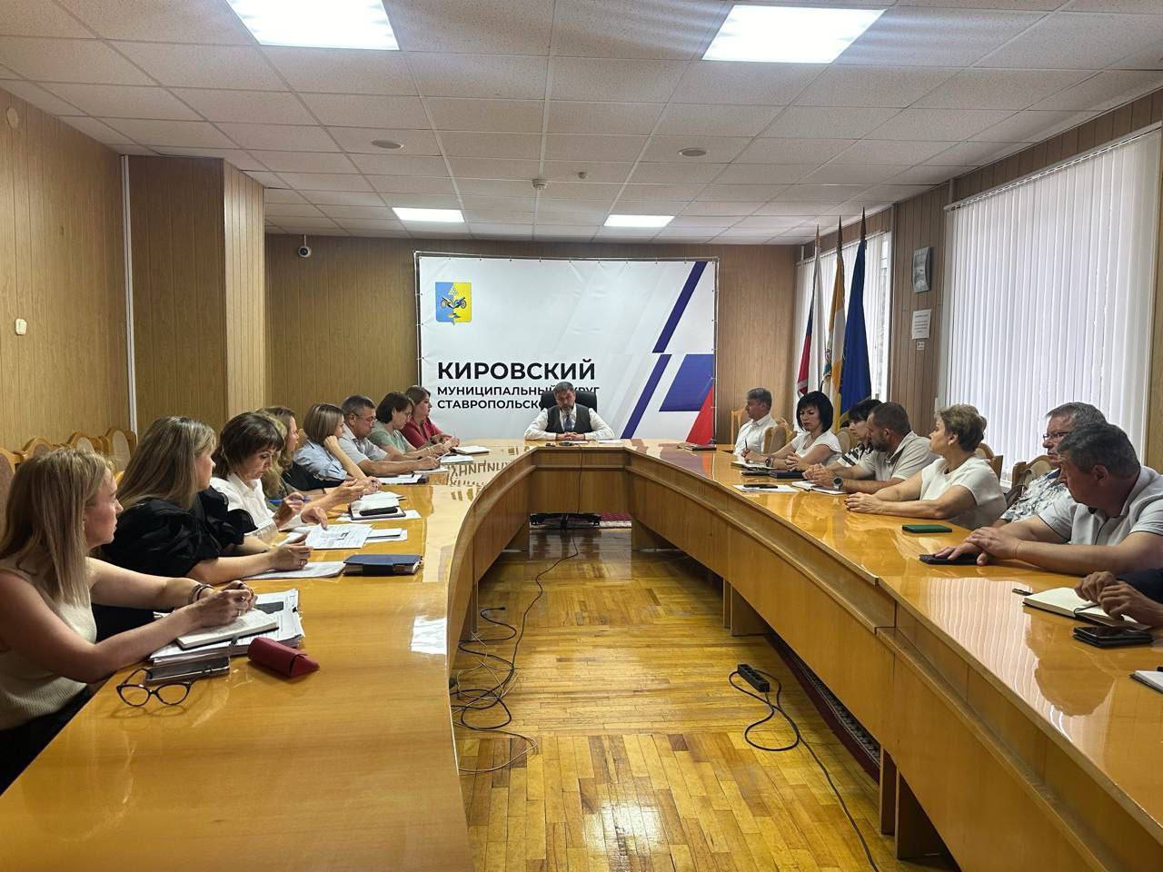 В Ставропольском крае стартует проект «Эффективный регион» для улучшения государственных и муниципальных услуг..