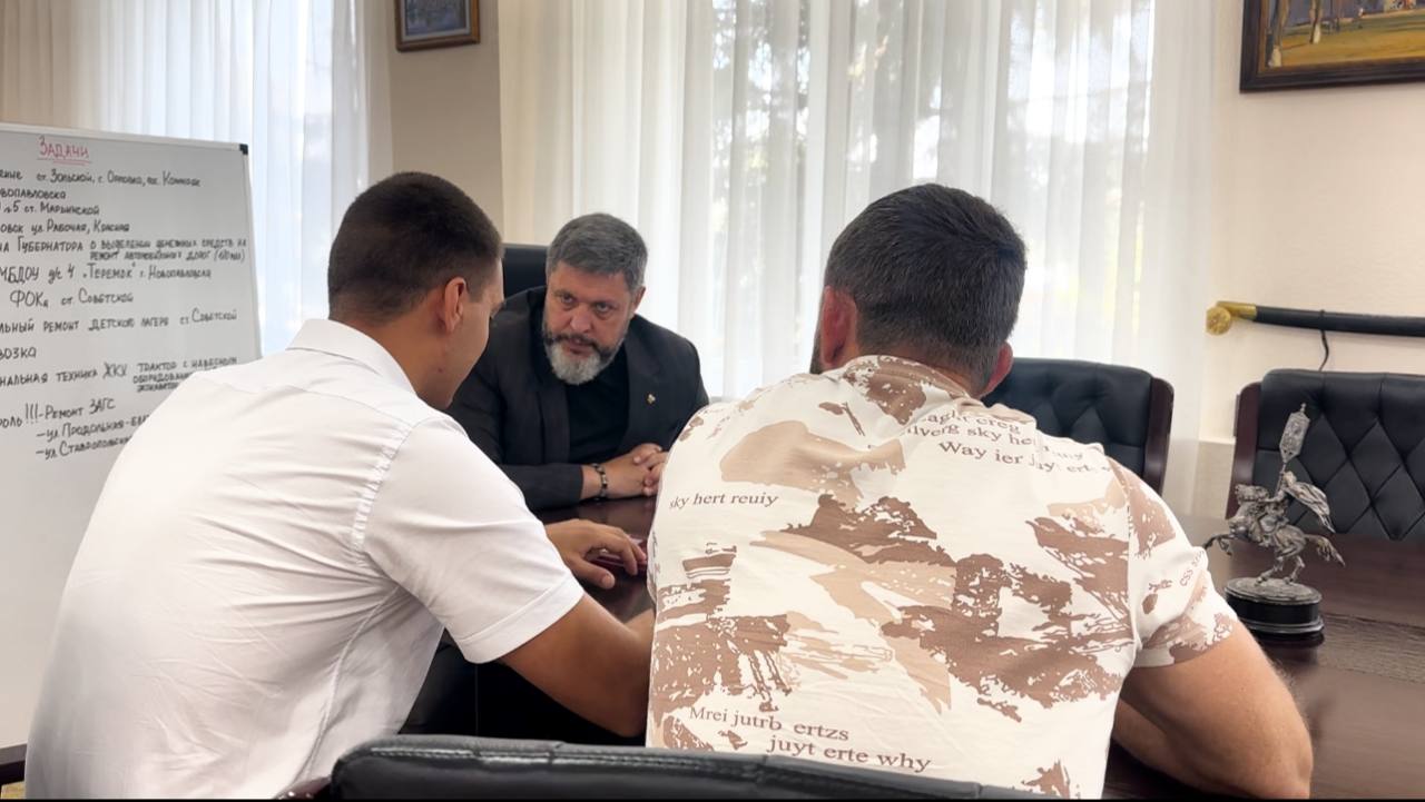 Глава Кировского округа встритился с участником специальной военной операции..