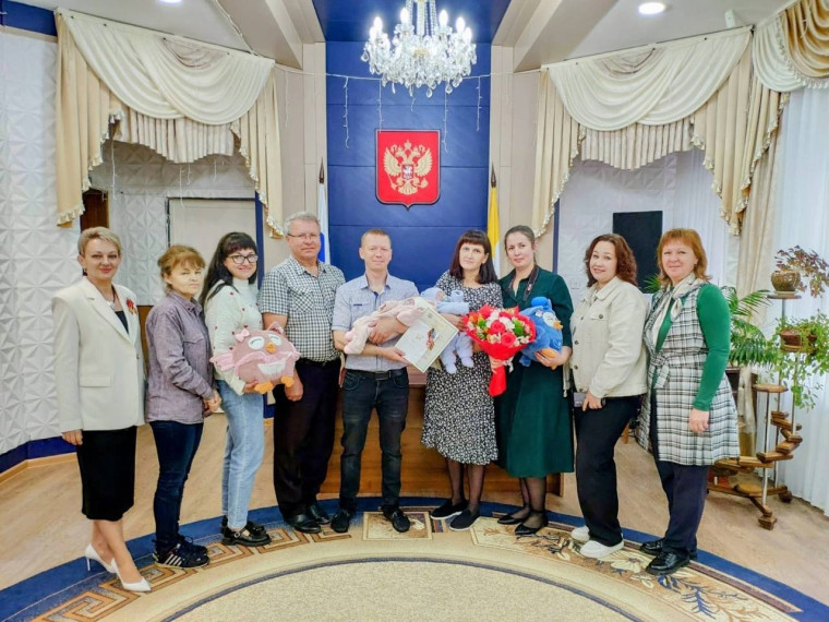 А у нас первая двойня - королевская!. А у нас первая двойня - королевская!.