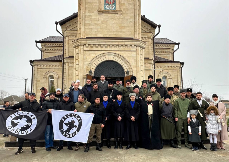 Прошла праздничная литургия в храме Архистратига Божия Михаила в станице Советской.. Прошла праздничная литургия в храме Архистратига Божия Михаила в станице Советской..