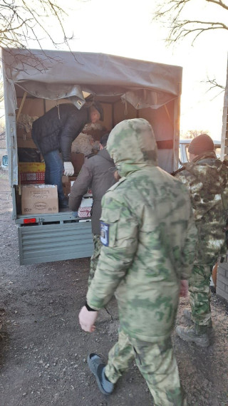 Председатель Общественного совета при Отделе МВД России «Кировский» передал гуманитарную помощь бойцам СВО.